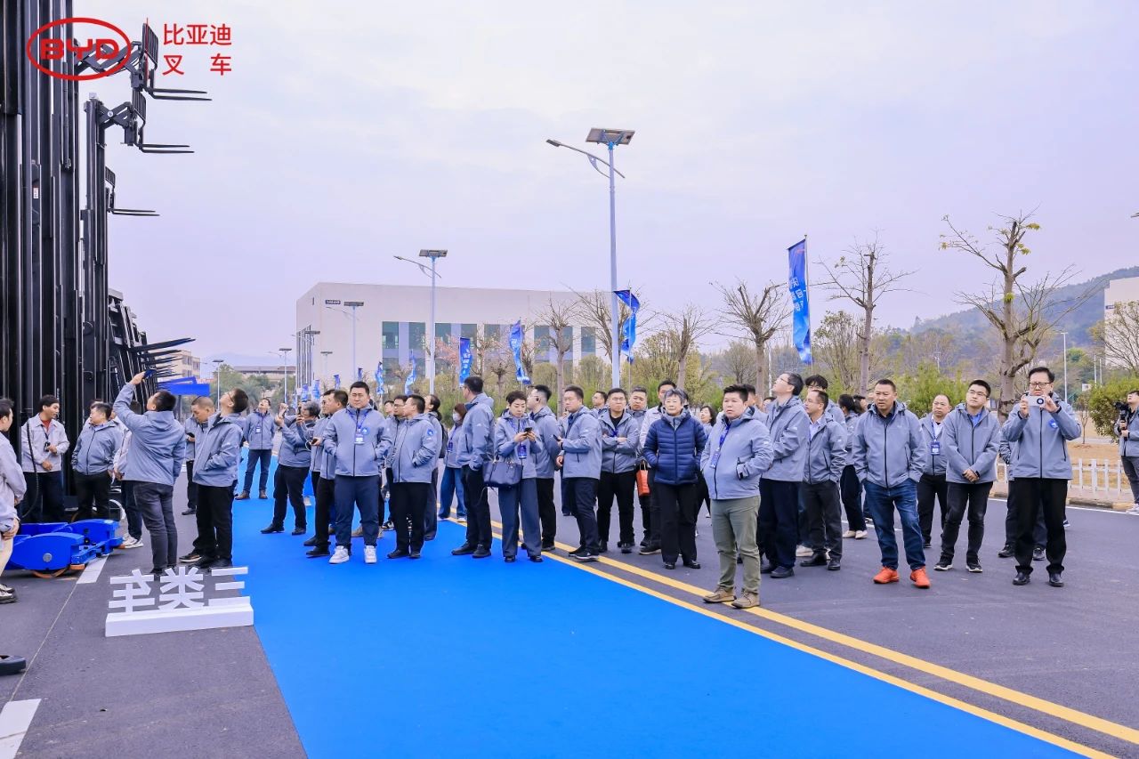2024比亞迪叉車經銷商大會圓滿落幕,世恒集團榮獲多項殊榮! 2024比亞迪叉車經銷商大會圓滿落幕,世恒集團榮獲多項殊榮!